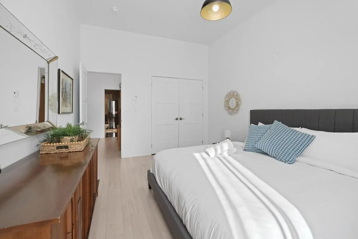 New Modern 2Bdr Apartment In Little Italy Montreal 0*,  Canada