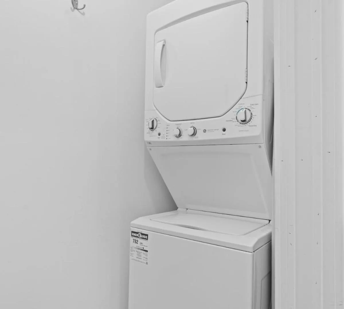 New Modern 2Bdr Apartment In Little Italy Montreal